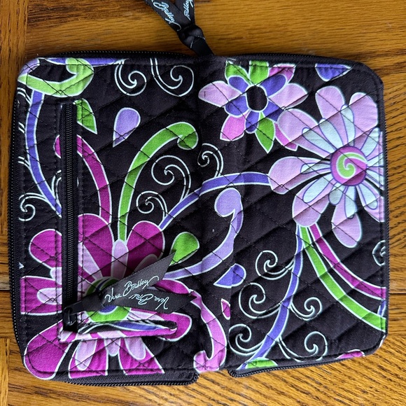 Vintage Vera Bradley Purple Punch quilted wallet. Excellent condition! - Picture 3 of 5
